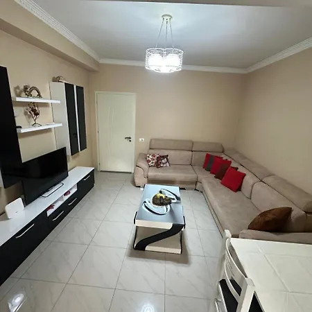 Cozy Modern Apartman Tirana